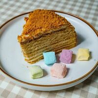 Медовик в Da Vinci Coffee