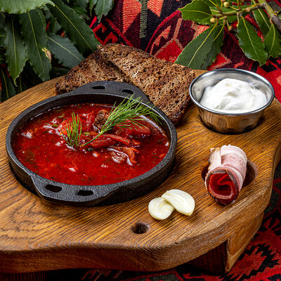 Борщ с говядинойв Хмели & Сунели по цене 740 ₽