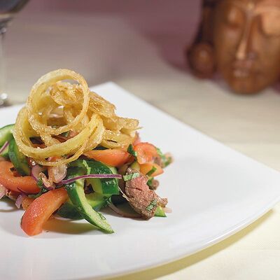 Салат Тайский с нежной говяжьей вырезкой в Il Mio по цене 650 ₽