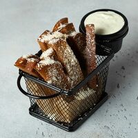 Чесночные гренки с сыром в Люди в Баре