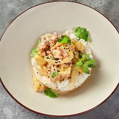 Куриные бёдра с ананасом на кокосовом соусе в GASTROFISH по цене 577