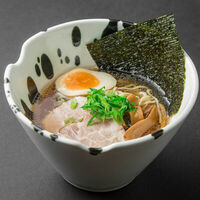 Рамен со свининой, яйцом и бамбуком в Ikigai