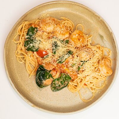 Спагетти с креветками в LULU COFFEE по цене 560 ₽