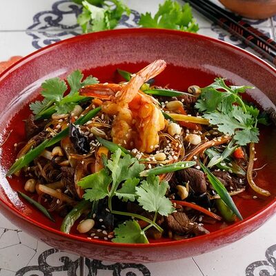 Рисовая лапша с говядиной и креветками в Маймун по цене 790