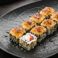 Ролл Курочка Ряба в OMAKASE SUSHI ROLLS