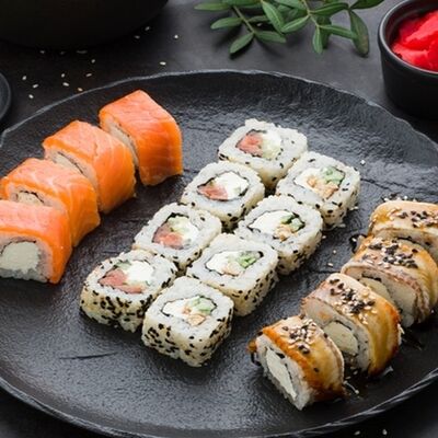 Сет Половинка в Omakase Yoshitake Sushi по цене 2300 ₽