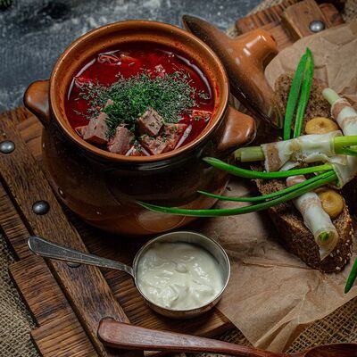 Борщ с уткой в Pro zharka по цене 590 ₽