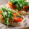 Брускетта с форелью и печеными перцами в Chester по цене 720