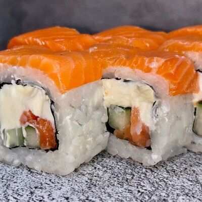 Филадельфия с лососем в Журавль в небе Халяль по цене 780 ₽