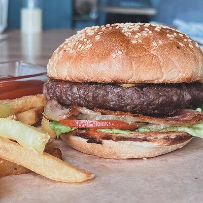 Чизбургер в Soul по цене 636 ₽