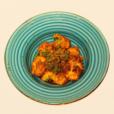 Томленая говядина с соусом демигляс в Zavarka coffee по цене 450 ₽