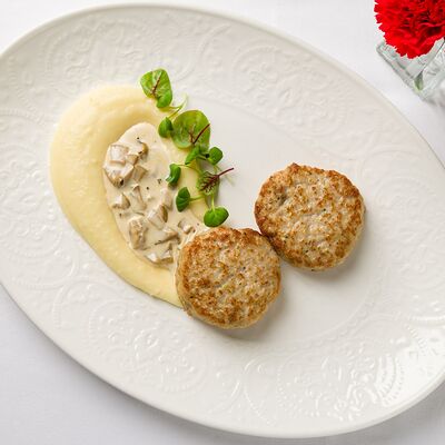 Котлеты куриные под грибным соусом в Dr. Живаго по цене 850 ₽