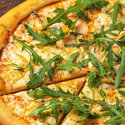 Пицца с грушей и сыром дорблю в Седло по цене 715 ₽