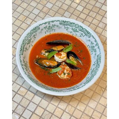 Томатный суп с морепродуктами в Мари по цене 620 ₽