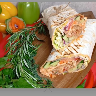 Цезарь шаурма в Doner & Grill Шашлык шаурма по цене 300 ₽