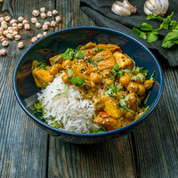 Нут с томатом и сыром в I-tal Corner Вегетарианский стрит-фуд