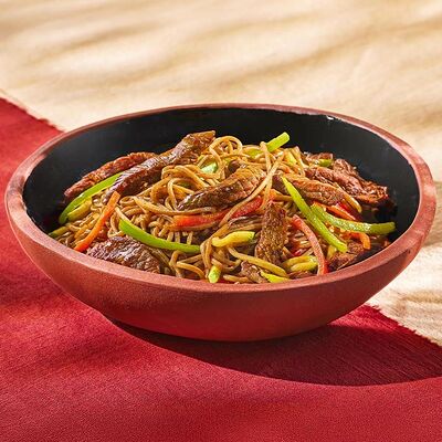 Гречневая лапша с говядиной в Тануки по цене 485 ₽