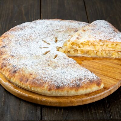 Сладкий пирог с яблоком и корицей в Осетинские пироги Вкусно Пироги по цене 800