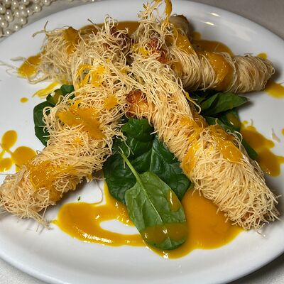 Креветки в катаифи с соусом манго в Veranda Shaffran Шафран по цене 850 ₽