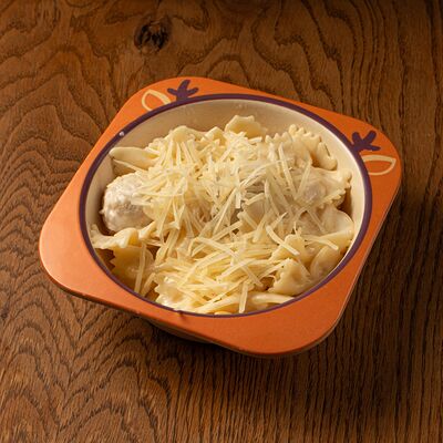 Макарошки Бантики в соусе с фрикадельками в Хачапури и Вино по цене 292 ₽