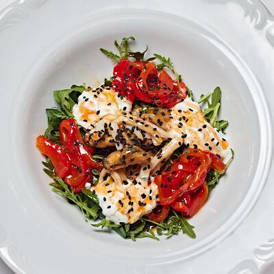 Тёплый салат с мидиями в Кафе Итальянцы по цене 560 ₽