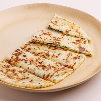 Хингалш с сыром и зеленью в АВЛИ бистро по цене 420 ₽