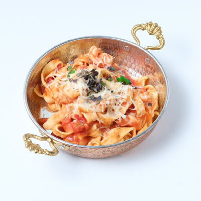 Бьянка с креветками в TOAST CAFE по цене 650 ₽