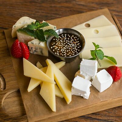 Европейские сыры в Дюшес по цене 590