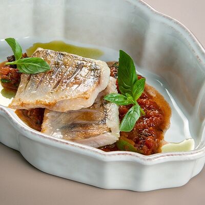 Филе судака с томатами и каперсами в Avgust13 по цене 1200 ₽