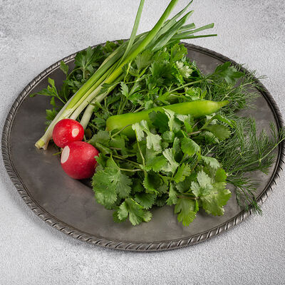 Тарелка зелени в Мацони по цене 390