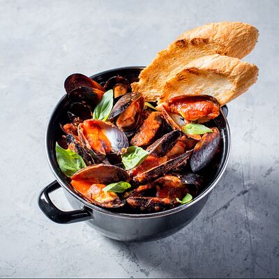 Мидии с томатами в Раковая на Усачева по цене 1800 ₽