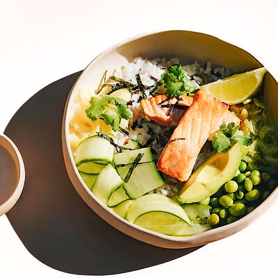 Боул с лососем в Angel Cakes по цене 1350 ₽