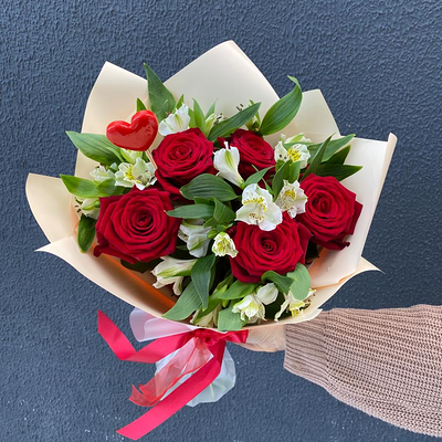 Букет цветов Твои Мечты из альстромерий и роз в Пышно Расцвели по цене 2800 ₽