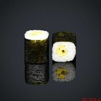 Классика с авокадо в Sushi Boom