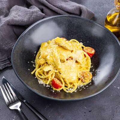 Паста с курицей карри в Encore Cafe по цене 960 ₽