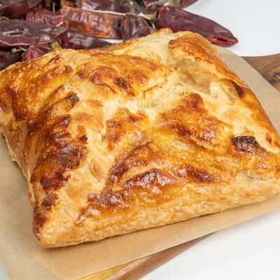 Хачапури Пеновани с сыром, ветчиной и зеленью в Хинкарули по цене 610 ₽