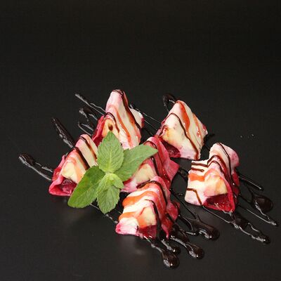 Ролл берри в Оsaka по цене 345 ₽