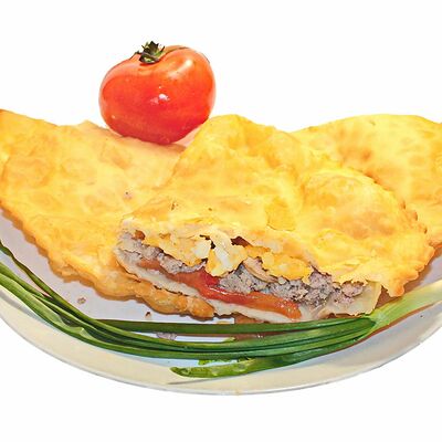 Чебурек с говядиной, свининой, сыром, помидорами в ЧебуречнаяСССР по цене 300 ₽