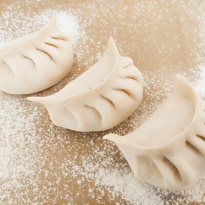 Манты Улыбка (форель с пармезаном) в Зелёный чебурек по цене 1209 ₽