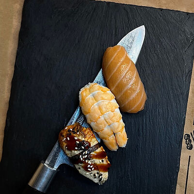 Суши Сяке в Black Ocean Sushi по цене 150 ₽