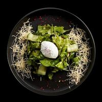 Креветки, авокадо и шпинат в FABRIKA