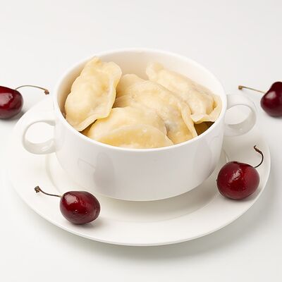 Вареники с цельной вишней в БлинОК по цене 505 ₽