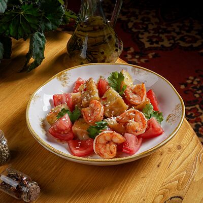 Тёплый салат с баклажаном и креветками в Гастробар Библиотека по цене 650 ₽