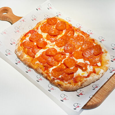 Пицца Пеперони в Прошуттерия по цене 1115 ₽