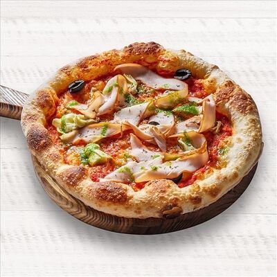 Пицца с курицей и артишоками Премиум тесто в Перчини по цене 638 ₽