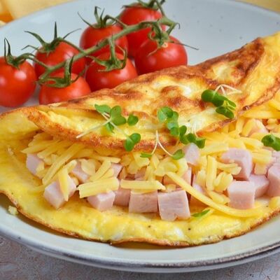 Омлет с ветчиной и сыром в Каретный дворик по цене 400 ₽