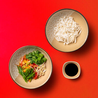 Вок с курицей, рисовой лапшой и устричным соусом в VASILCHUKI Chaihona №1 по цене 410