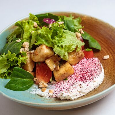 Салат из жареного баклажана с авокадо в Грин по цене 725 ₽