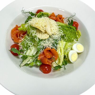 Vip цезарь с форелью в Мегаполис по цене 650 ₽