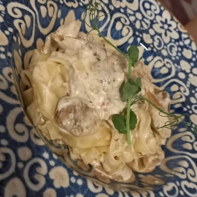 Феттучини с белыми грибами в Ламаро по цене 590 ₽